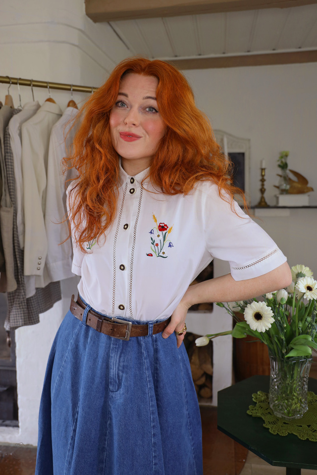 White Vintage Embroidered Top | M