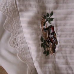 White Frill Embroidered Vintage Top | S/M