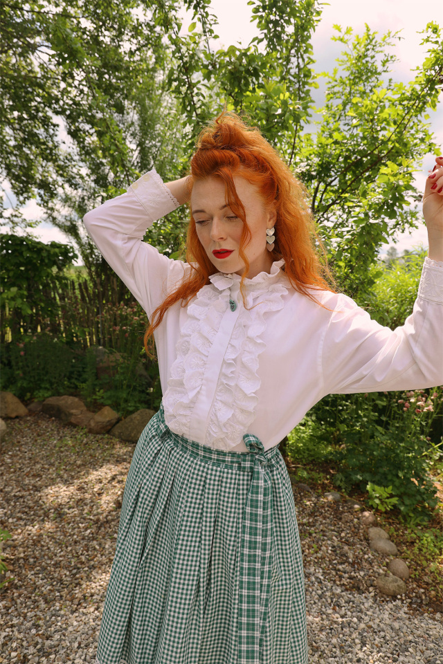 White Frills Vintage Blouse | M
