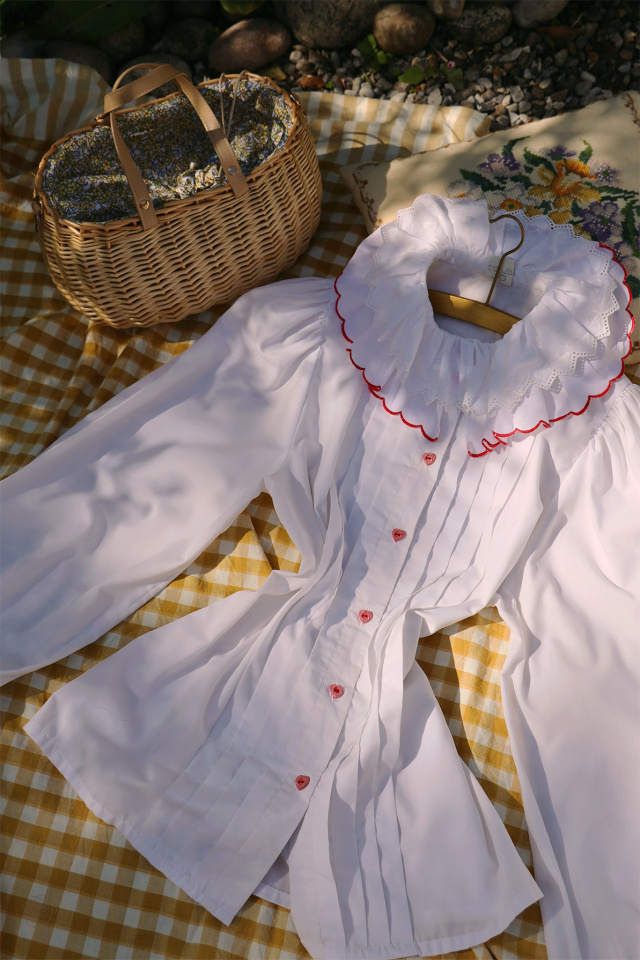 White Frills Red Elements Vintage Blouse | S/M