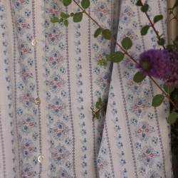 Delicate White Floral Vintage Blouse | S/M