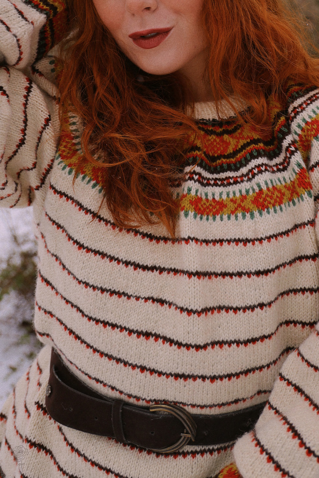 White Patterned Handknitted Vintage Sweater | M/L