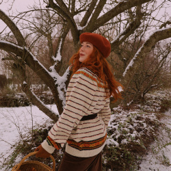 White Patterned Handknitted Vintage Sweater | M/L