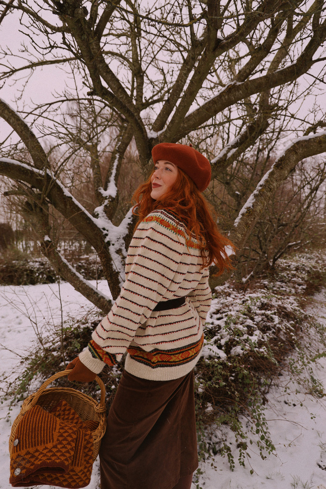 White Patterned Handknitted Vintage Sweater | M/L