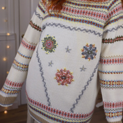 Light Delicate Pattern Vintage Sweater | M