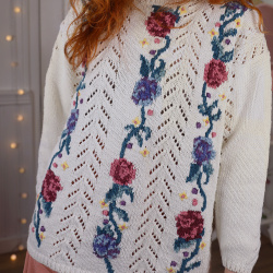 Thick Knitted White Floral Vintage Sweater | M