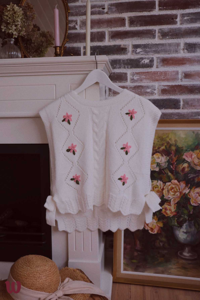 White Floral Embroidered Vest | S-L