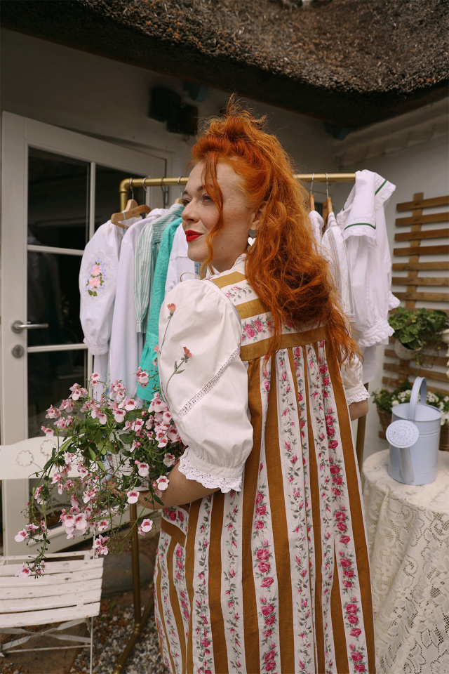 Adorable 70's Robe Vintage Dress | S