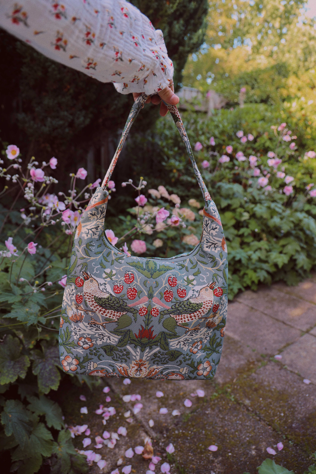 WILLIAM MORRIS TREE OF LIFE RED CROSS BODY BAG PURSE HANDBAG