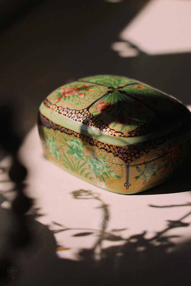 Green Wooden Indian Second Hand Box