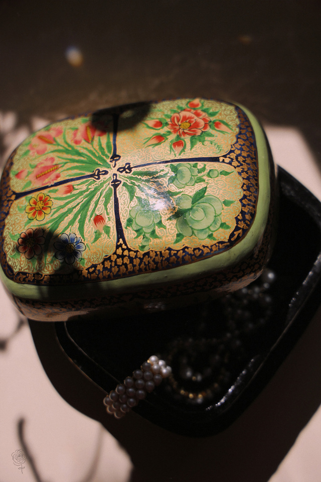 Green Wooden Indian Second Hand Box