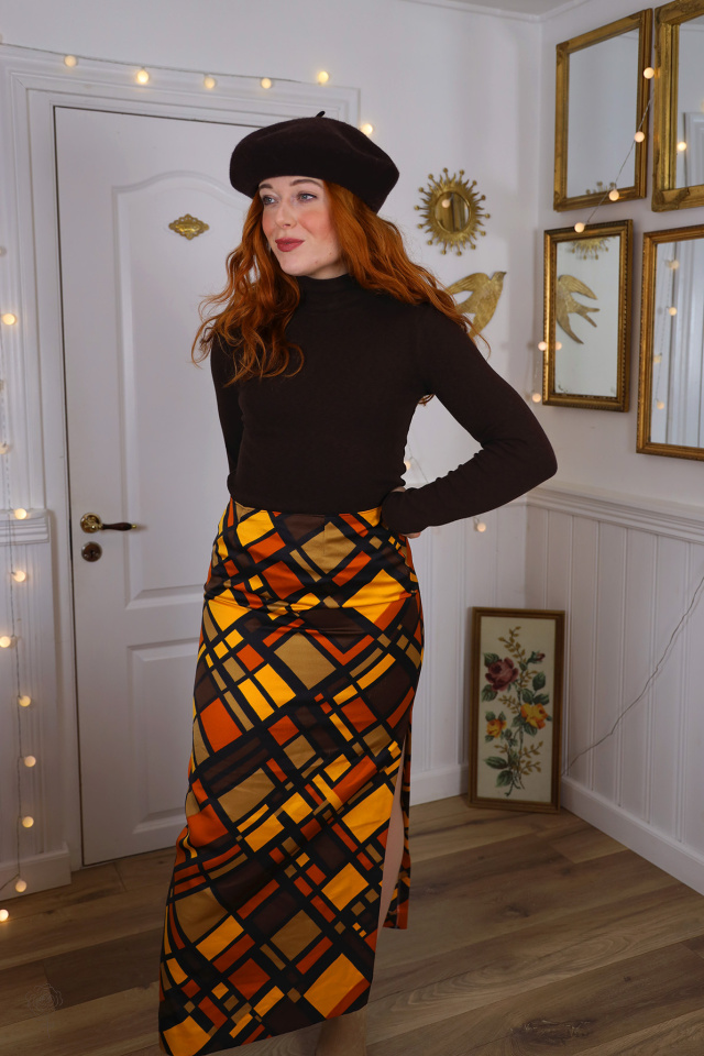 Square Graphical Vintage Skirt | S/M